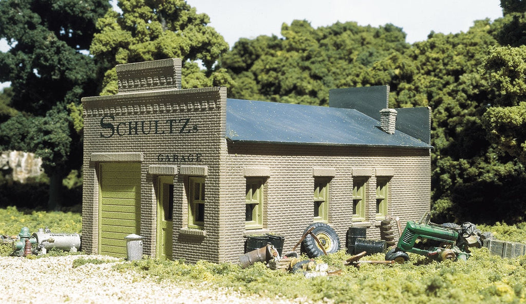 Schultz's Garage - HO Scale Kit  WS 20100