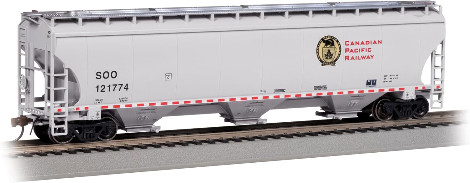 Bachmann Trains - Trinity 5161 3-Bay Covered Hopper - Canadian Pacific #121774 (SOO) - HO Scale