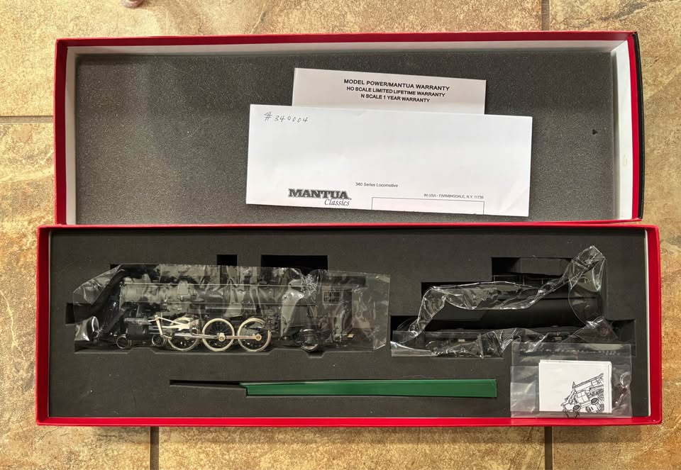 MANTUA Pacific 4-6-2 w/ Vandy tender UNDECORATED   HO Scale
