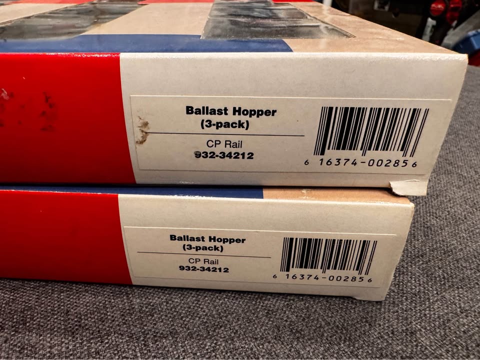 Walthers CP Rail Ballast cars 3 Pack      HO Scale