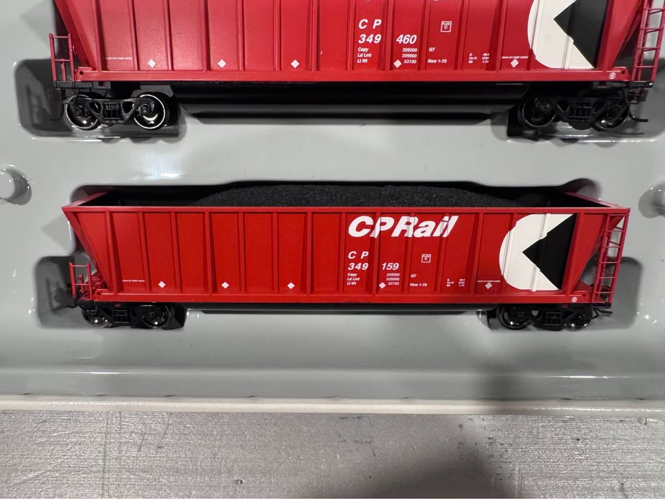 Athearn  CP Rail Bathtub Coal gondolas   set of 5 cars