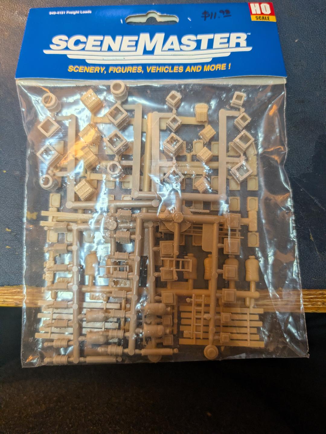 WALTHERS BARRELS, SACKS, CRATES, CARTS, DRUMS HO SCALE