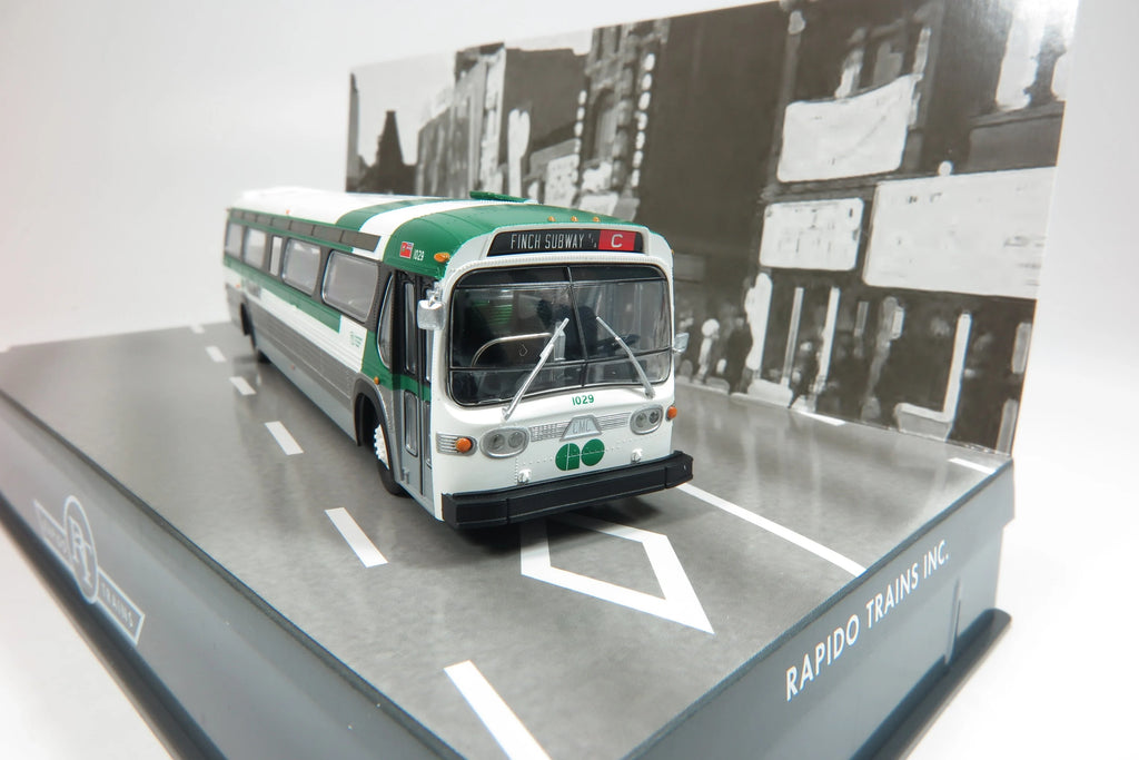 Rapido HO Scale GO Transit Bus    Rapido #753105