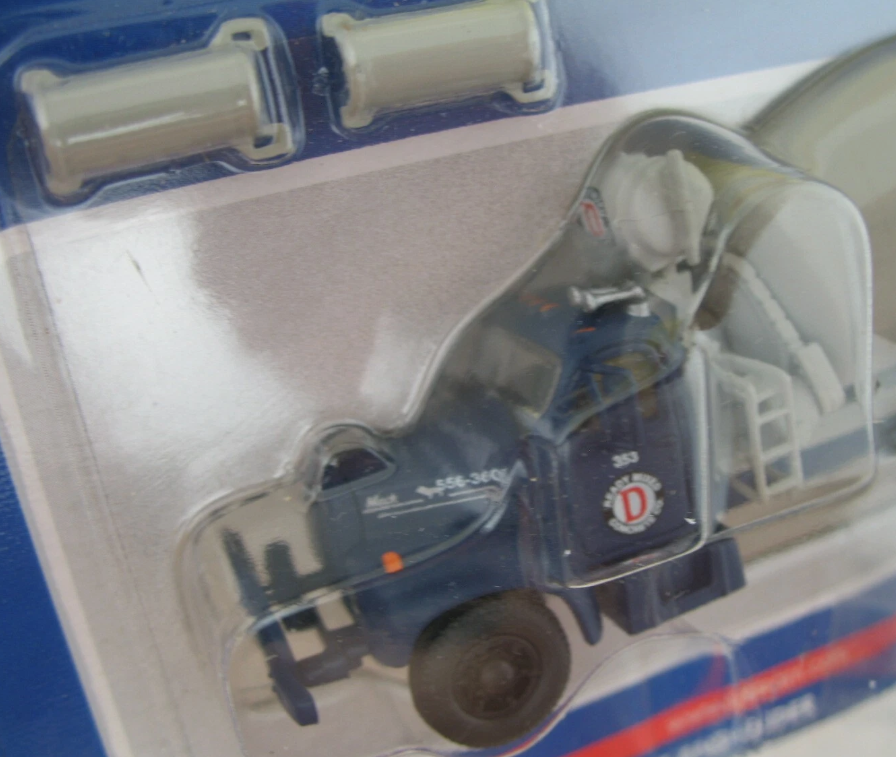 ATHEARN MACK B  READY MIX TRUCK HO SCALE