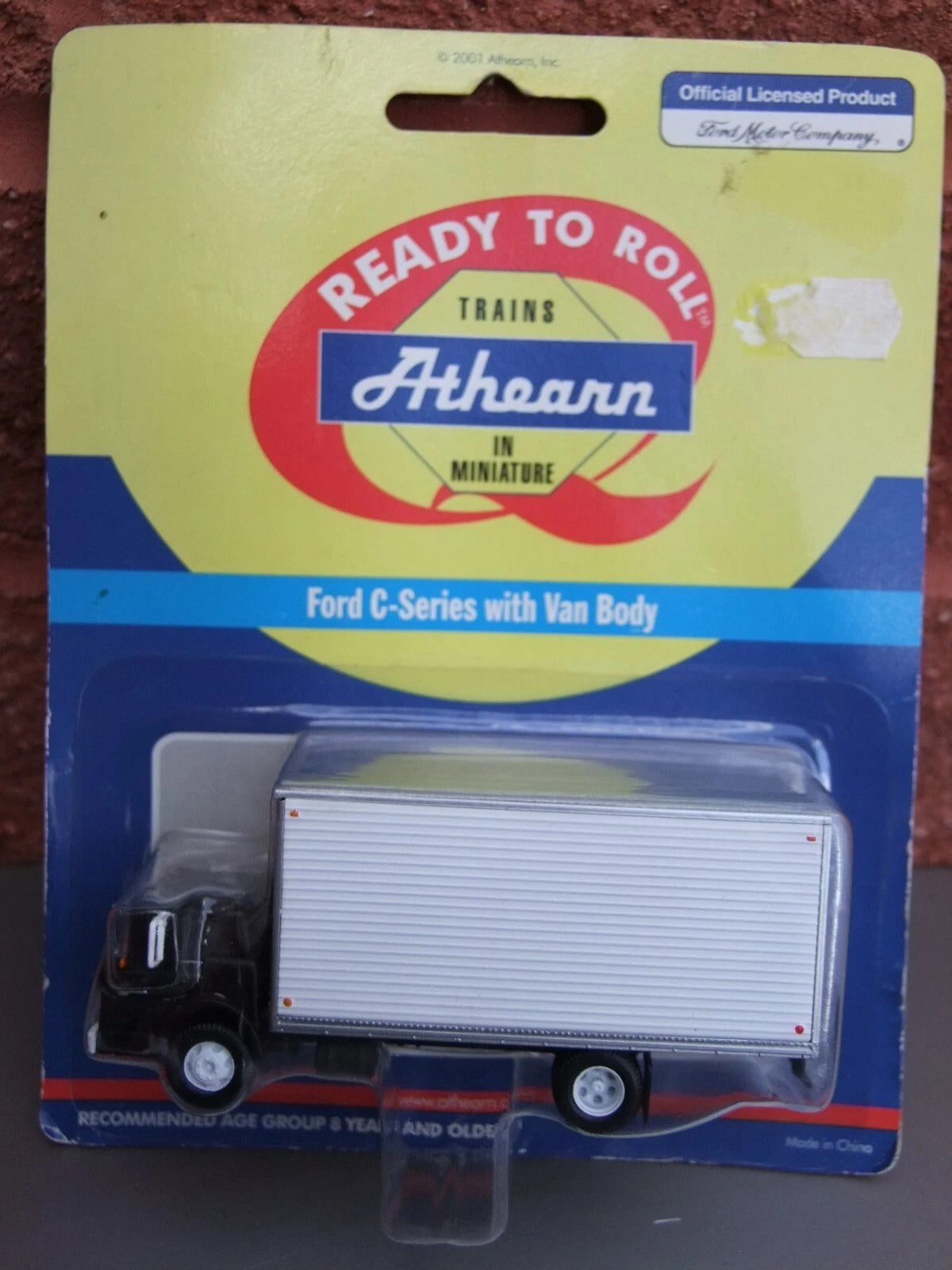 ATHEARN FORD C SERIES VAN DELIVERY TRUCK HO 1/87
