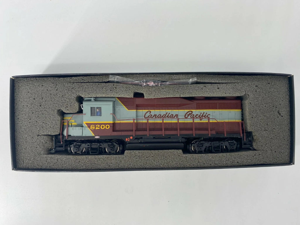 Bachmann Spectrum GP30    #8200     HO scale