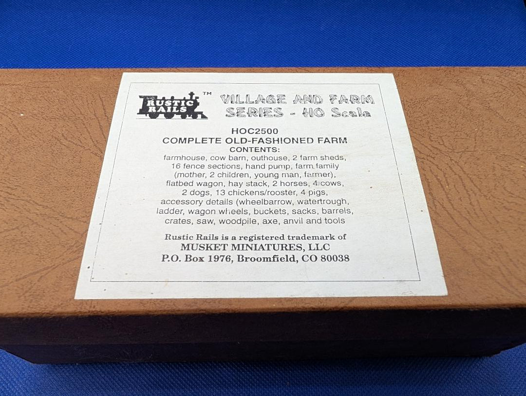 RUSTIC RAILS HO SCALE FARMLAND KIT#C2500     Resin kit w/ Metal parts
