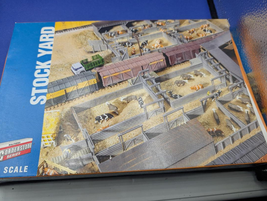 WALTHER CORNERSTONE   STOCK YARD HO SCALE KIT