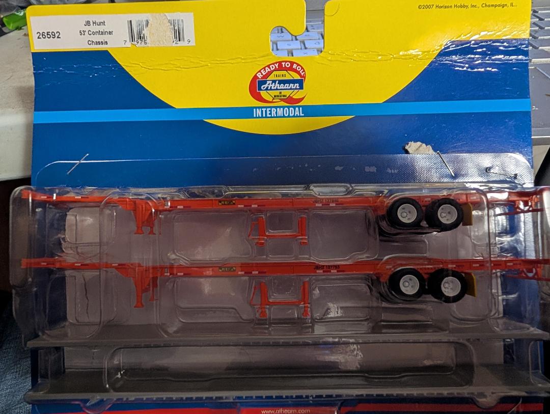 ATHEARN  26592     JB HUNT 45 ft Container trailers 2/Pack (Copy)